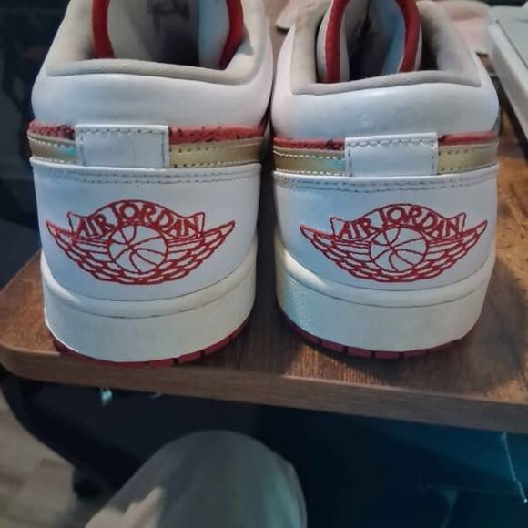 Air Jordan 1 Low SPADES 9.5 - Picture 6 of 8